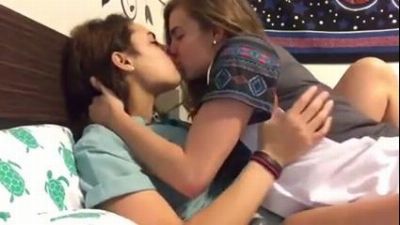 Молодая пара копирует разврат с экрана. русская домашняя порно коллекция